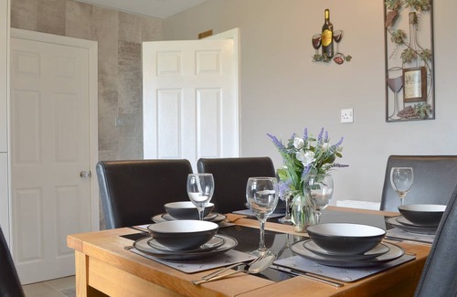Aldbrough Cottage | Cabin ∙ 3 bedrooms ∙ 5 guests