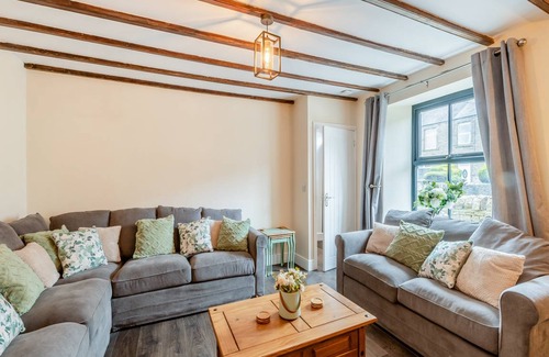 Castleside Cottage | Cabin ∙ 3 bedrooms ∙ 6 guests