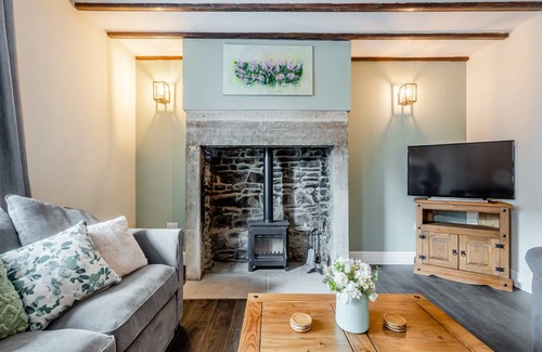Castleside Cottage | Cabin ∙ 3 bedrooms ∙ 6 guests