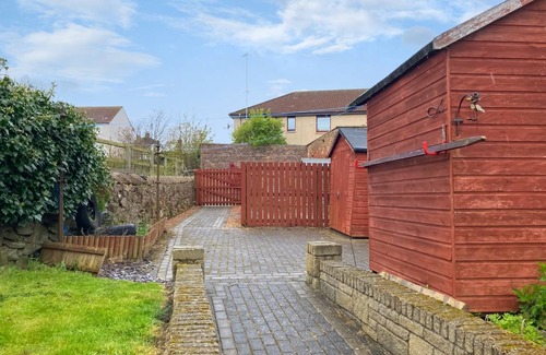 Kirkcaldy Cottage | Cabin ∙ 3 bedrooms ∙ 5 guests