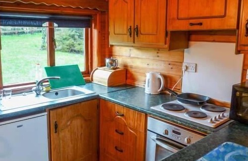 Ardue Cabin | CABIN 3, pet friendly, with a garden in Ballyconnell, County Cavan