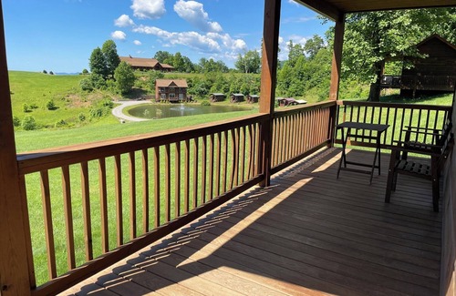 Purlear Cabin | Cabin #3 The Sky Retreat - Off the Blue Ridge Parkway