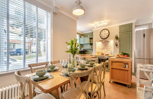 Scarborough Cottage | Cabin ∙ 4 bedrooms ∙ 6 guests