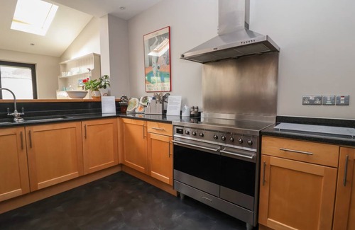 Aldeburgh Cottage | Cabin ∙ 4 bedrooms ∙ 8 guests