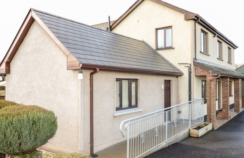 Enniskillen Cottage | Cabin ∙ 4 bedrooms ∙ 8 guests