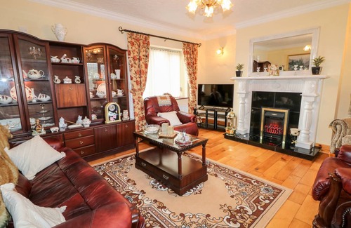 Enniskillen Cottage | Cabin ∙ 4 bedrooms ∙ 8 guests
