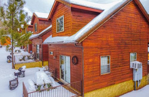 Christopher Creek Resort | Cabin #4 The Wolves Den - Pet Friendly- Sleeps 6 - Playground & Game Room