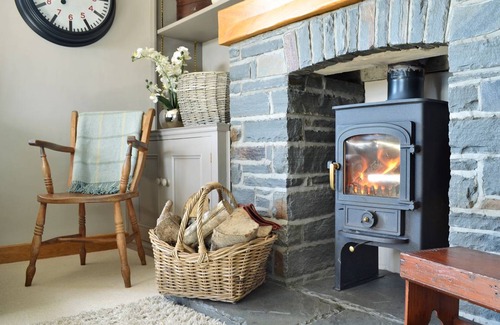 Llansadwrn Cottage | Cabin ∙ 5 bedrooms ∙ 10 guests