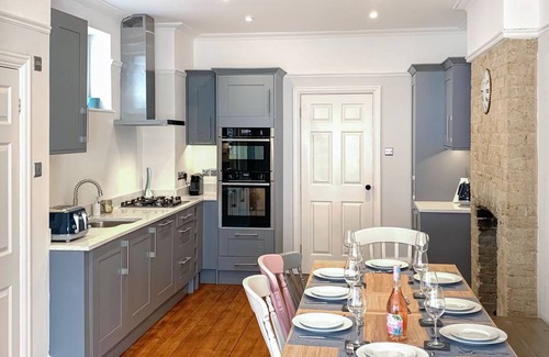 Westbrook Cottage | Cabin ∙ 5 bedrooms ∙ 10 guests