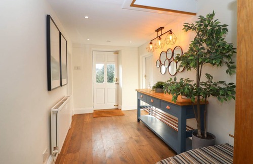 Glentham Cottage | Cabin ∙ 6 bedrooms ∙ 12 guests