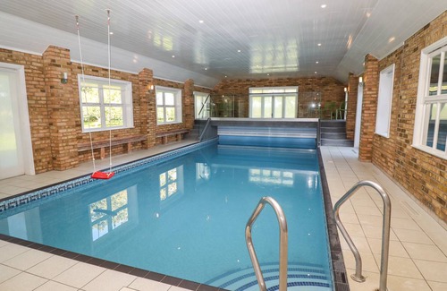 Glentham Cottage | Cabin ∙ 6 bedrooms ∙ 12 guests