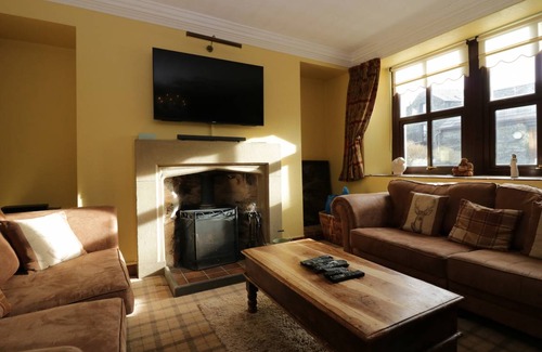Ulverston Cottage | Cabin ∙ 6 bedrooms ∙ 12 guests