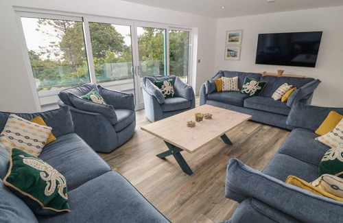Llanbedrog Cottage | Cabin ∙ 6 bedrooms ∙ 12 guests