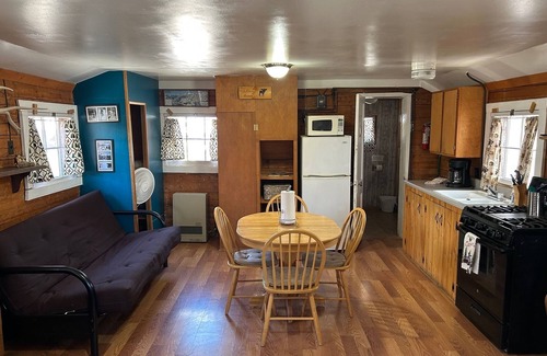 Ponderosa Pines Cabin | Cabin 8 - Grandview Cabins