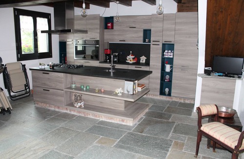 Laino Cabin | Cabin 'Del Bosco' with Mountain View, Private Terrace and Wi-Fi