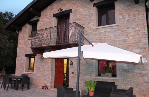 Laino Cabin | Cabin 'Del Bosco' with Mountain View, Private Terrace and Wi-Fi