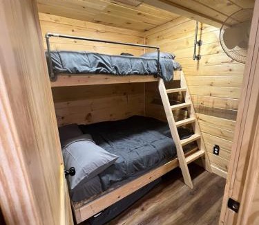Lancaster Villa | Cabin in the treetops!