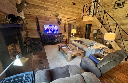 Knoxville Cabin | Cabin in the woods 20 min from downtown Tuscaloosa