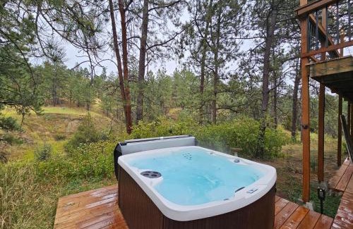 Billings House | cabin in the woods with Hottub