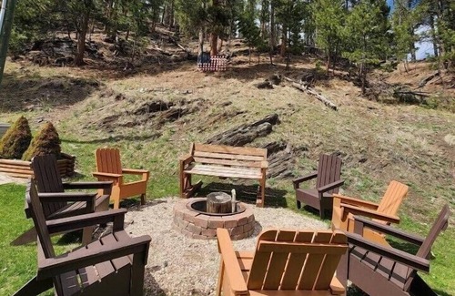 Hill City Cabin | Cabin is Perfect for: SXS riders, Mickelson Trail, 1880 Train, and Mt Rushmore