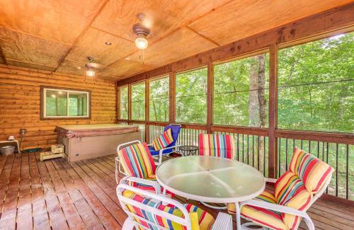 Golden House | Cabin on 23 Acres with Creek Access in Broken Bow