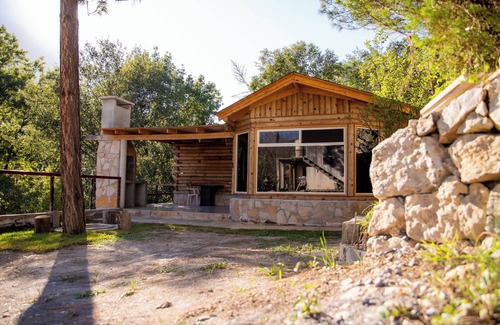 Salinas Victoria Cabin | Cabin on the edge of the mountain