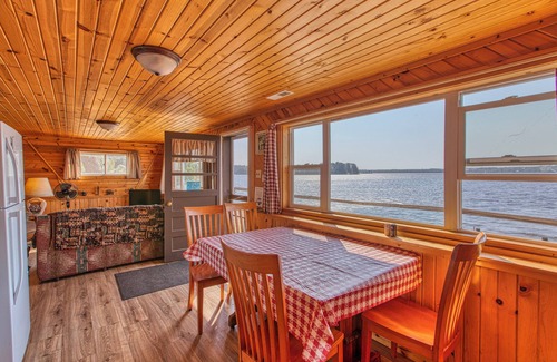 Gordon Cabin | Cabin on the Lake w/6-Beds - Northwoods - Complimentary Dock - Pets ok