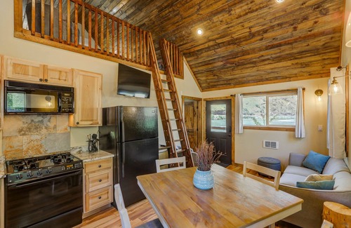 Riggins House | Cabin on the Salmon River