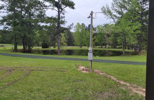 Broaddus Cabin | Cabin Sleeps 4 to 6 Just minutes from Lake Sam Rayburn