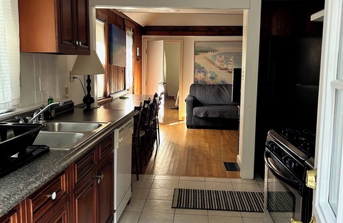 Bass River Cabin | Cabin Sleeps 5, LOCATION! Beaches, Pool, Golf, Fishing, Waterpark. Good Pets ok!