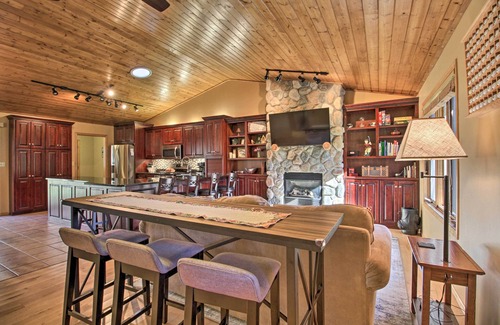 Breezy Point Cabin | Cabin w/Fire Pit & Movie Room, 1 Mi to Lake