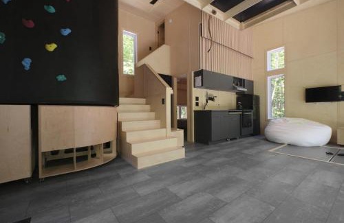 Eastman House | Cabin Zoobox 74
