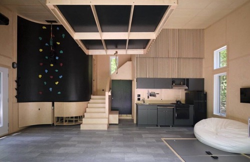 Eastman Cabin | Cabin Zoobox 74 Summa