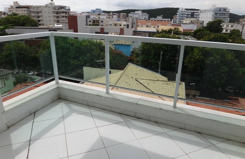 Centro Apartment | Cabo Frio, foot in the sand, beautiful coverage with air conditioning, barbecue, sink.