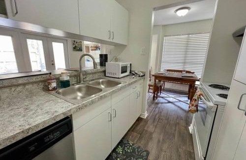 Lake Charles Apartment | Cabo San Roman entire Condo with patio 5 min from Casino
