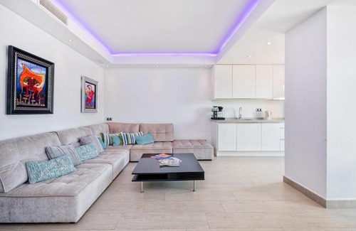 Cabopino Apartment | Cabopino Marina Apartment by Rafleys