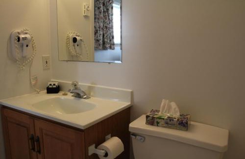Baddeck Hotel | Cabot Trail Motel