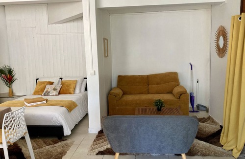 Dampierre Bed & Breakfast | Cahya Lodge