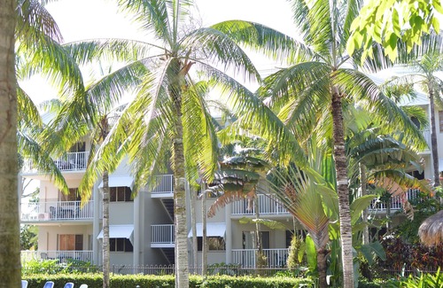 Holloways Beach Apartment | Cairns Beach Resort