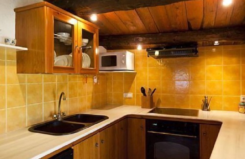 Casserres Cottage | Cal CampLlarg Cottage for 7 people, with large garden and private pool