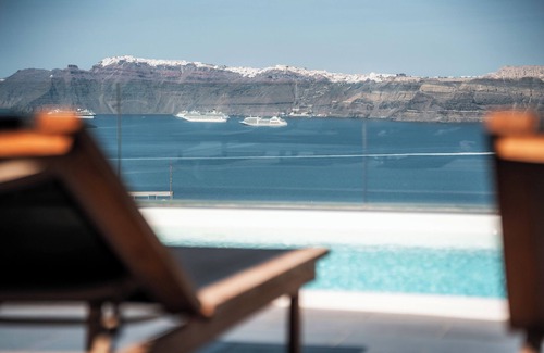 Akrotiri Apartment | Caldera View apartment with private Hot Tub and Pool
