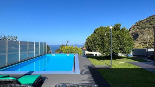 Arco da Calheta Villa | Calheta Tangerine House