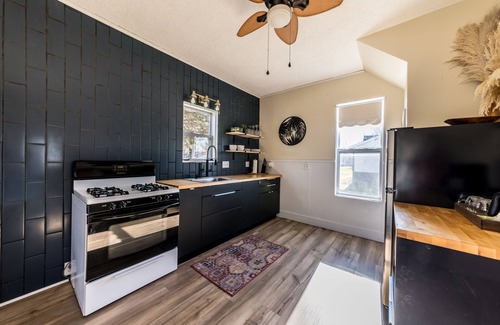 Shiloh House | Cali Coast * Small home in quiet neighborhood