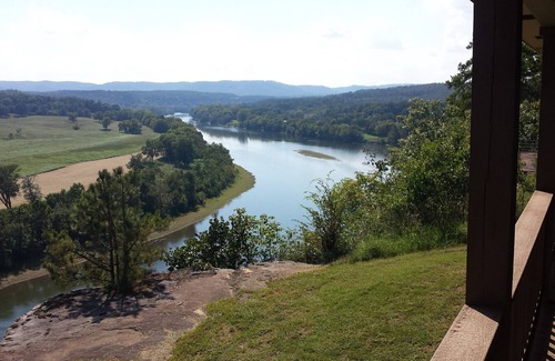 Calico Rock Cabin | Calico Rock Cabin-406 Calico St 302 Chessmond Ferry Rd viewing the White River