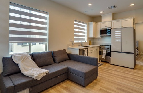 Tracy House | California Midterm Rental with Fenced Yard!