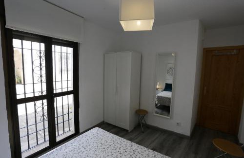 San Basilio Apartment | Calle San Basilio - Patios. Aparcamiento gratis