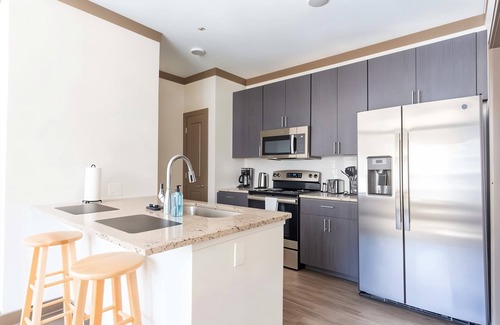 Middletown Apartment | Calm 1BR Retreat | Pool, Parking & Gym Access