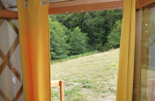 Laprugne Cabin | Calm and cocooning, the Marguerite yurt