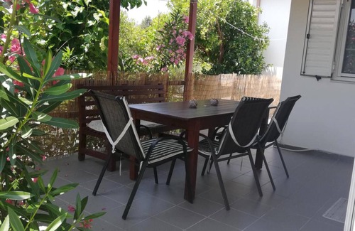 Kakovatos House | Calm located, amid an olive grove, close to the beach, wifi | holiday house Ilia