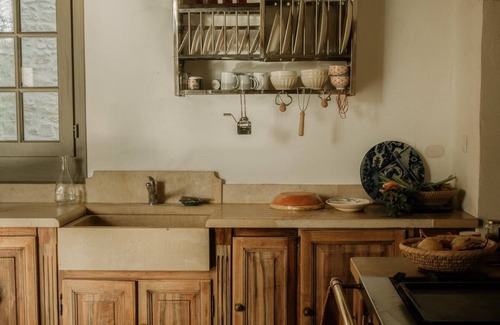 Saint-Gilles Apartment | Camargue farmhouse on the water's edge